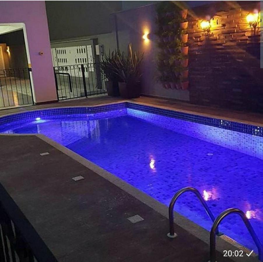 Var-101A Dpto Amplio En Condominio Cerrado Con Piscina Bombinhas Eksteriør bilde
